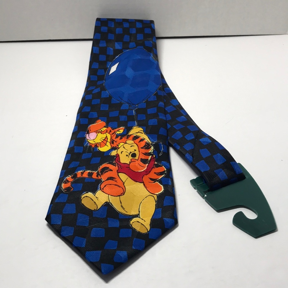 Pooh Up Up Away Necktie NWT